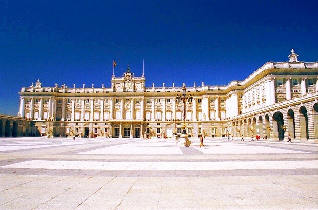 wheelchair accessible madrid spain