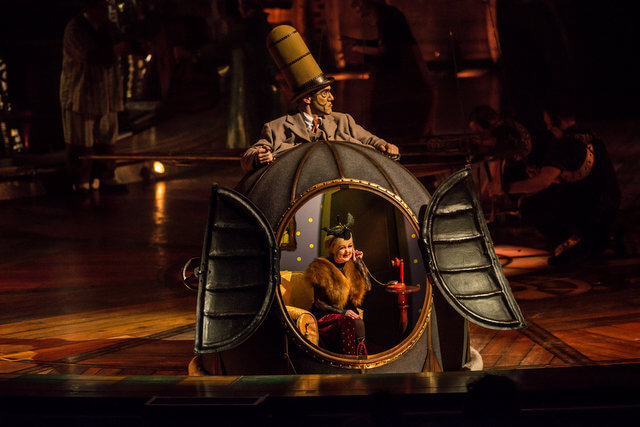 Photo: Martin Girard / shootstudio.ca Costumes: Philippe Guillotel © 2014 Cirque du Soleil
