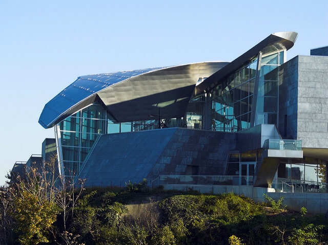 Hunter Museum of Art. Photo courtesy of TimothyJ via Flickr