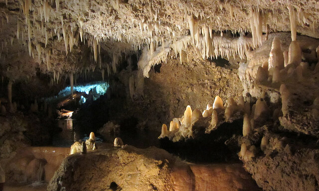 Harrison's Cave, Barbados. Image by Loozrboy used under Creative Commons license.