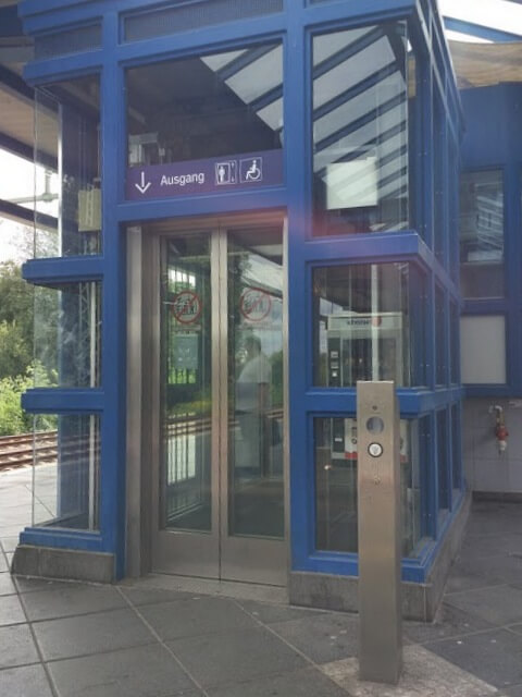  berlin public transportation wheelchair accessible 