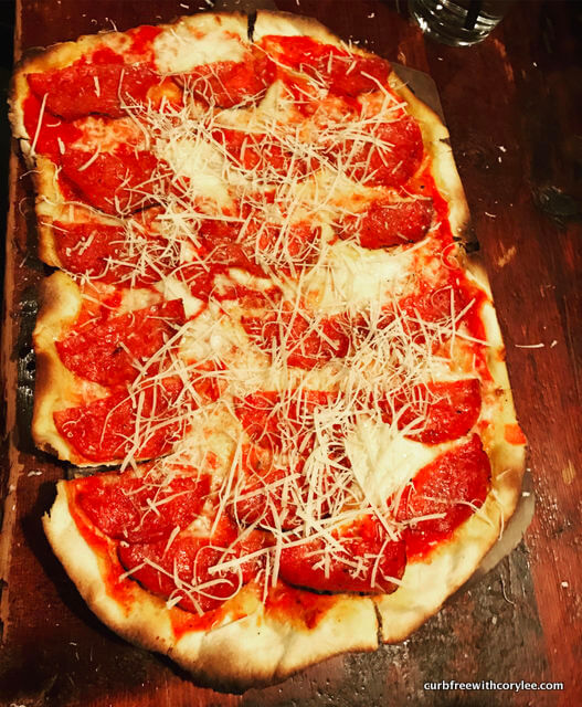 Pizza at Tucci Benucch