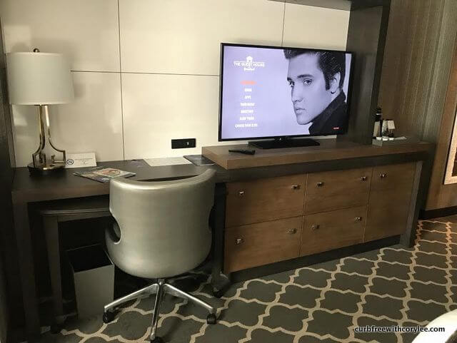 guest house at graceland hotel review