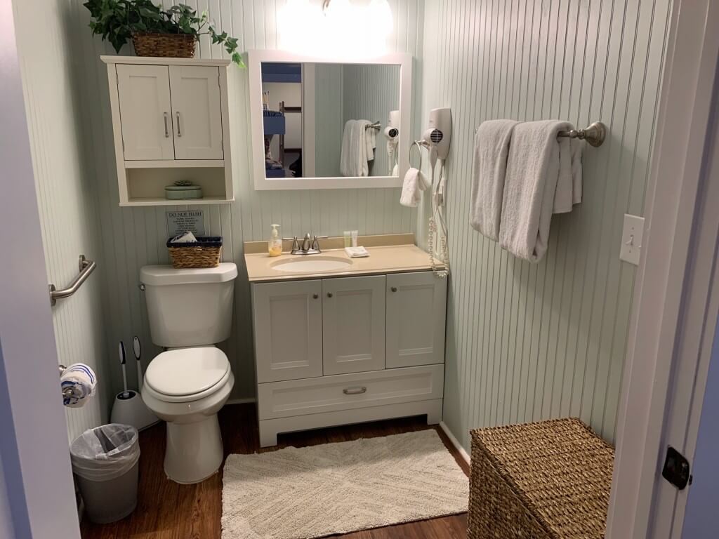  wheelchair accessible vacation rentals with roll in shower