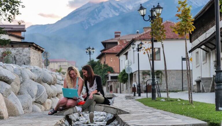 Why Become A Digital Nomad?